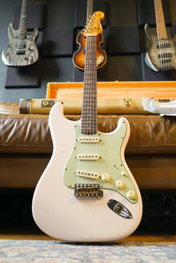 Fender Custom Shop '59 Stratocaster Journeyman Relic - Super Faded Aged Shell Pink