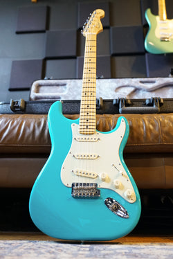 Pre-Owned Fender American Pro II Stratocaster Miami Blue Maple Neck 