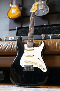 Pre-Owned Fender 1983 Stratocaster Black Rosewood
