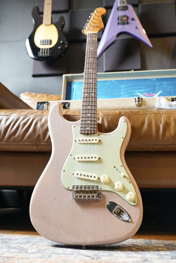 Fender Custom Shop '63 Stratocaster Roasted Paulownia, Trans Shell Pink Journeyman Relic