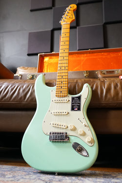 Fender Limited Edition American Ultra Luxe Vintage '60s Stratocaster, Sea Foam Green / Maple Neck